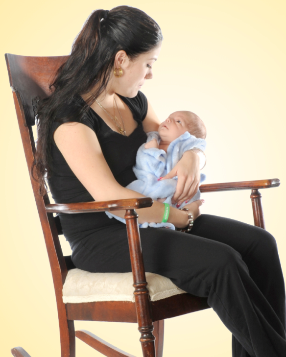Rocking Chair Benefits from Pregnancy to Infancy